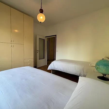 With Garden - Larihome A62 Apartman *
