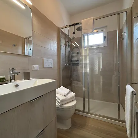 With Garden - Larihome A62 Apartman Domaso